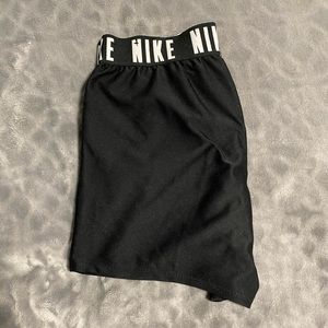 Nike pro/shorts